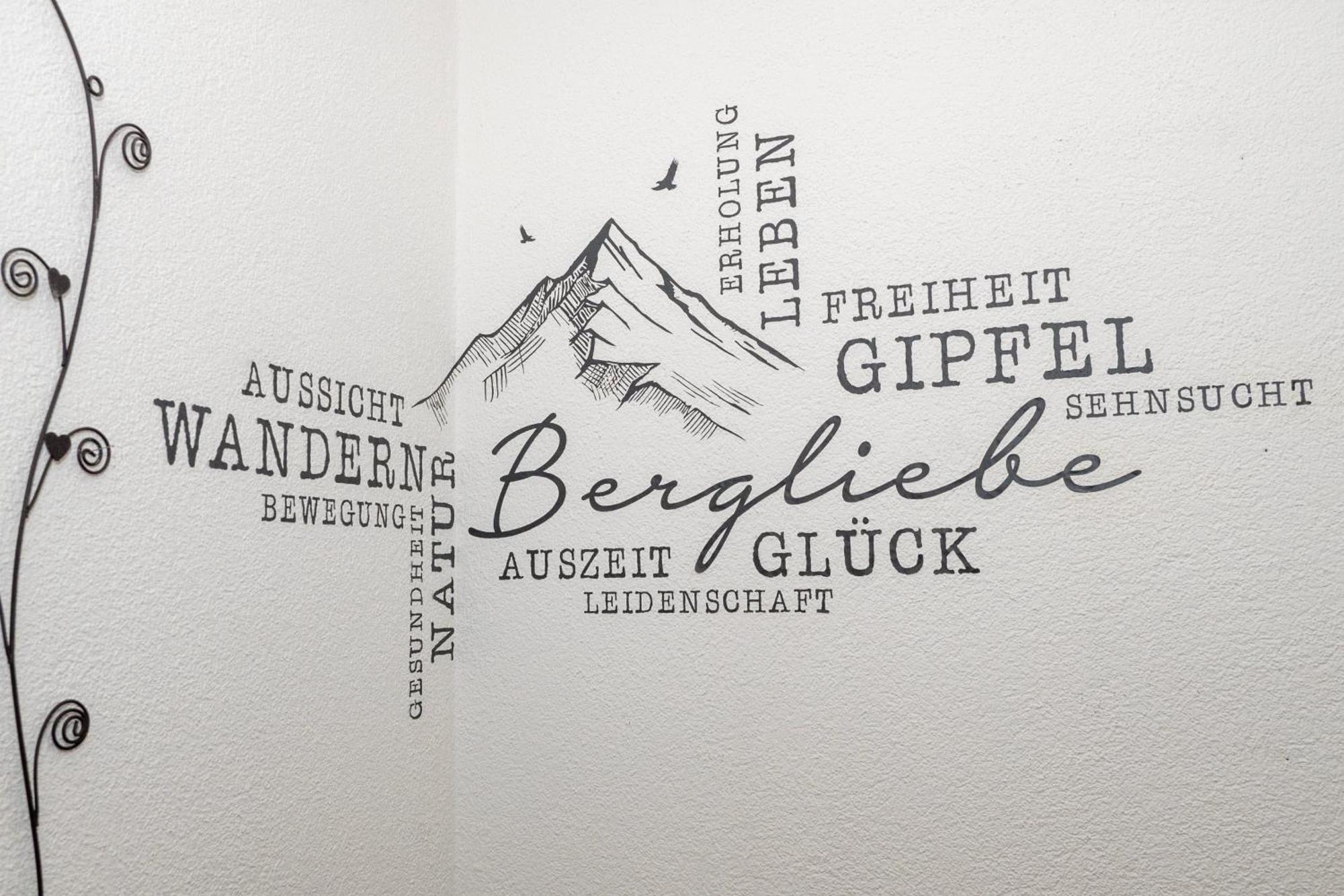 Haus Alpin Apartments Pettneu am Arlberg Extérieur photo