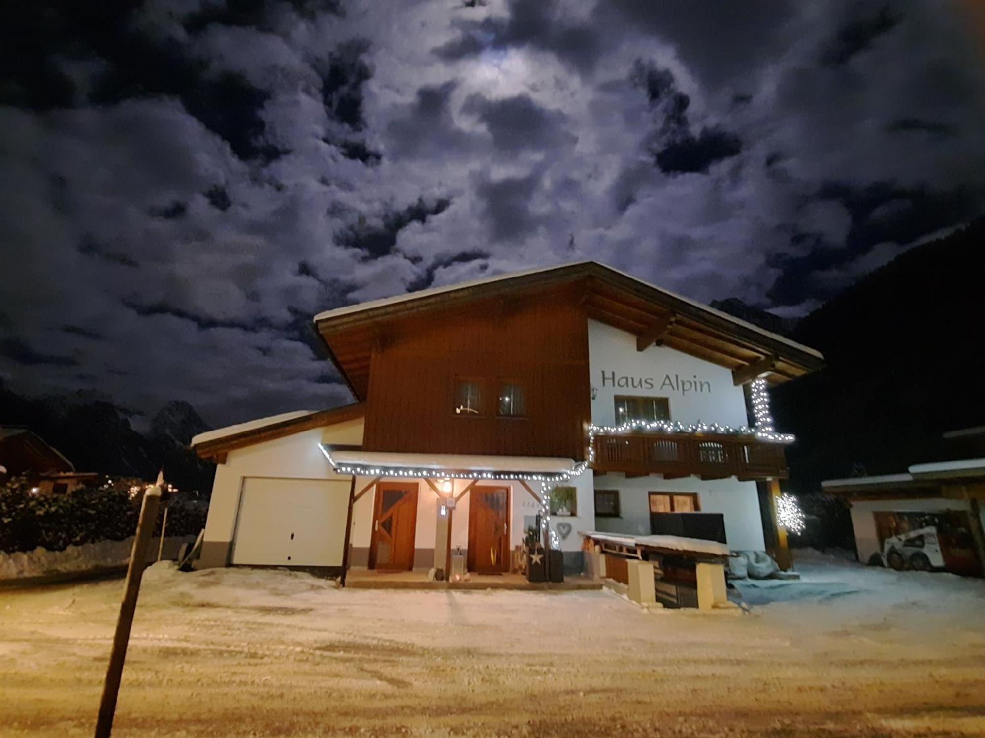 Haus Alpin Apartments Pettneu am Arlberg Extérieur photo