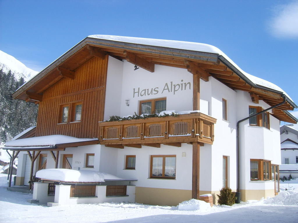 Haus Alpin Apartments Pettneu am Arlberg Extérieur photo